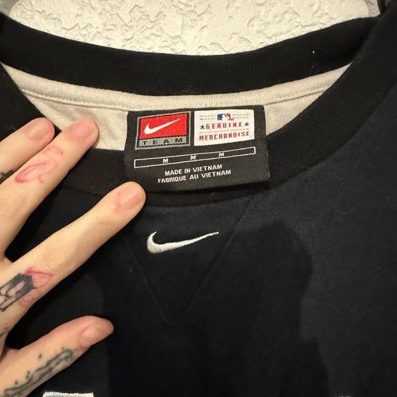 Nike Black Crewneck Shirt - Picture 3 of 3